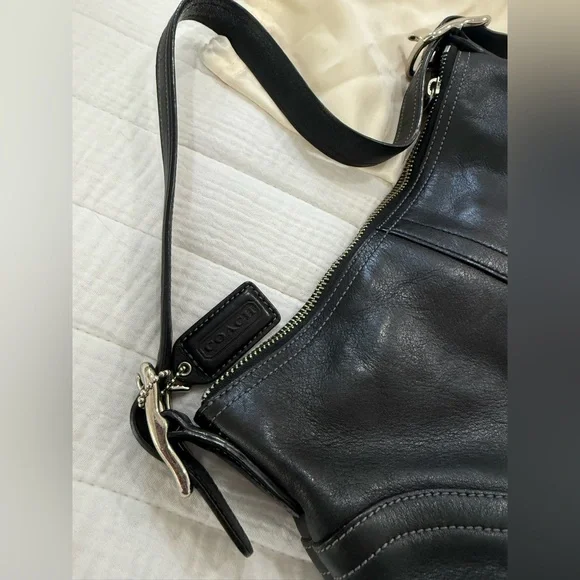 Coach Hampton Small Leather Hobo Baguette Purse in Black - Picture 5 of 5